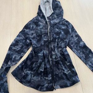 Lululemon windbreaker hooded jacket